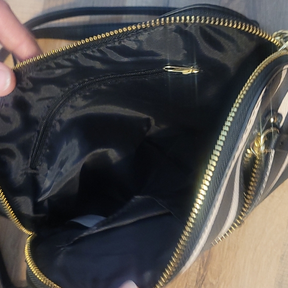 Purse - Picture 4 of 4